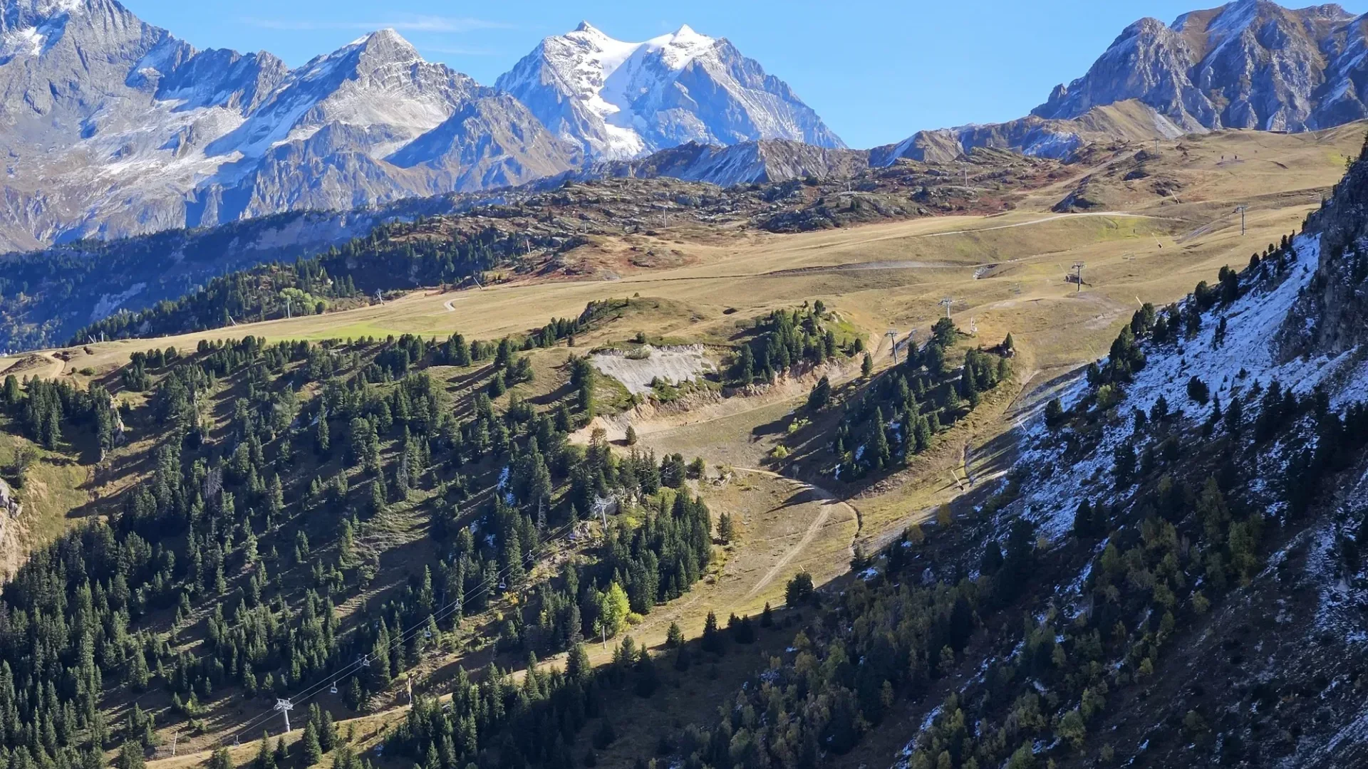 Vue éloignée du talus